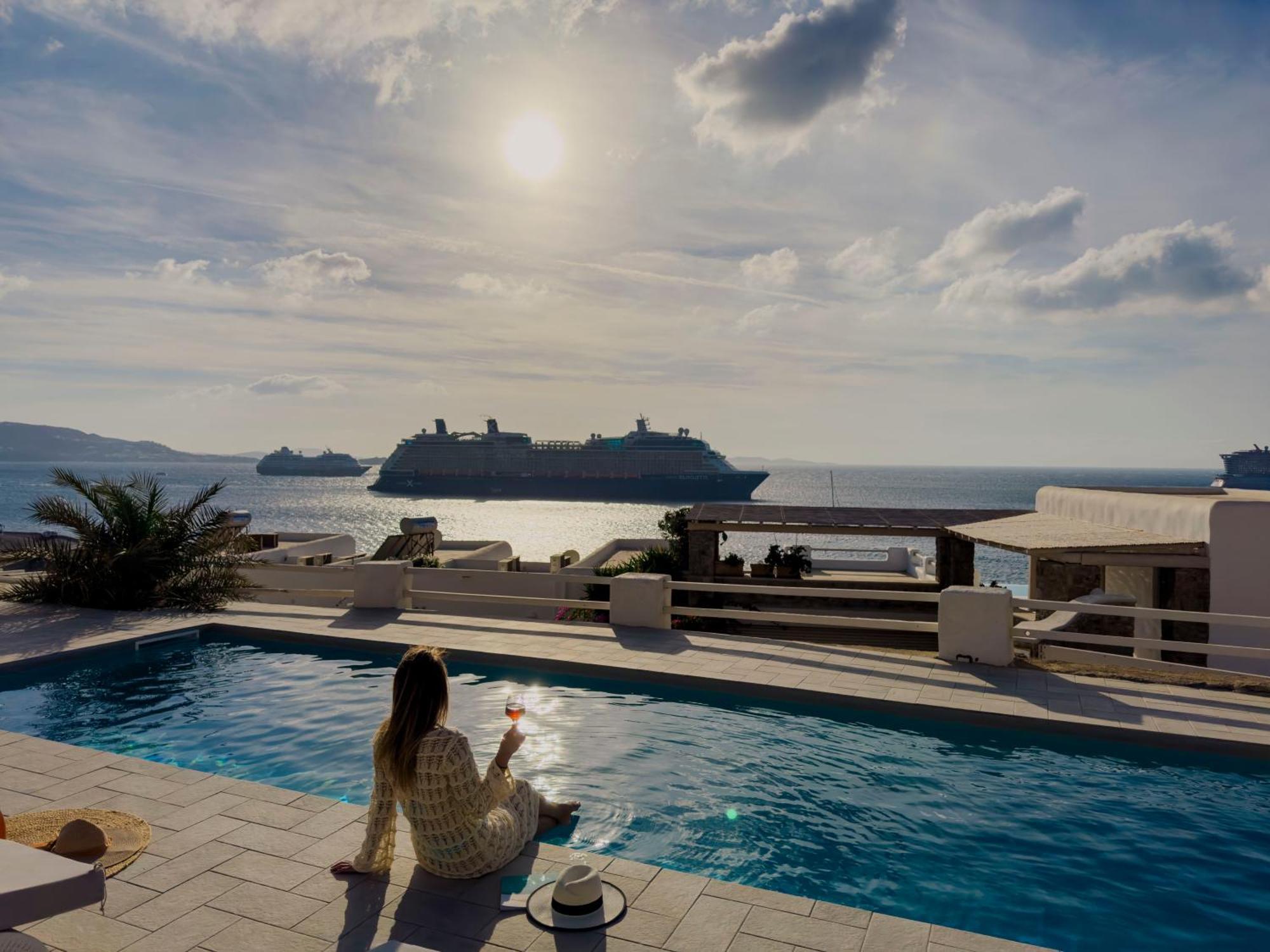 With-Inn Mykonos Suites Tourlos Exterior photo